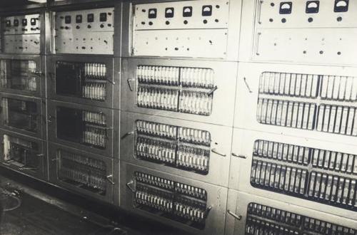 成都电讯工程学院计算机专业仿制的441-B晶体管计算机照片1